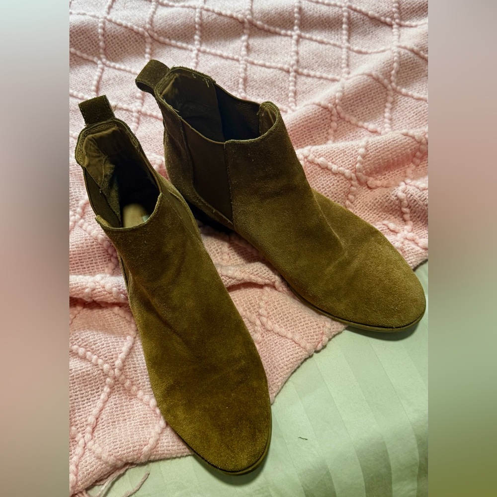 Steve Madden Brown Suede Ankle Booties